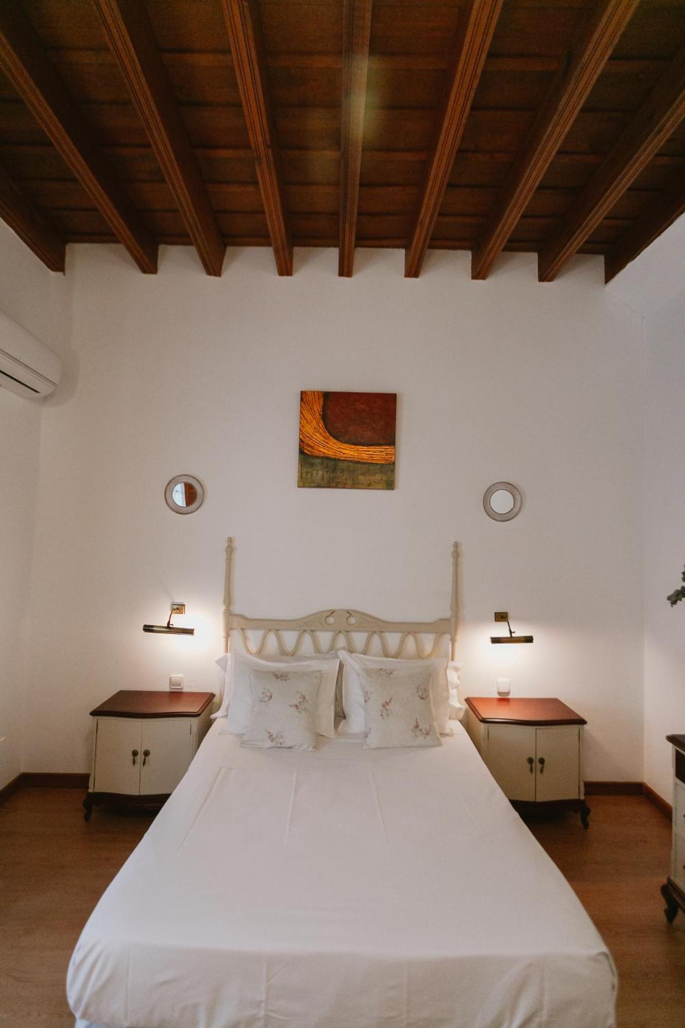 Komodo Casa Maravillas Rooms Sevilha Exterior foto