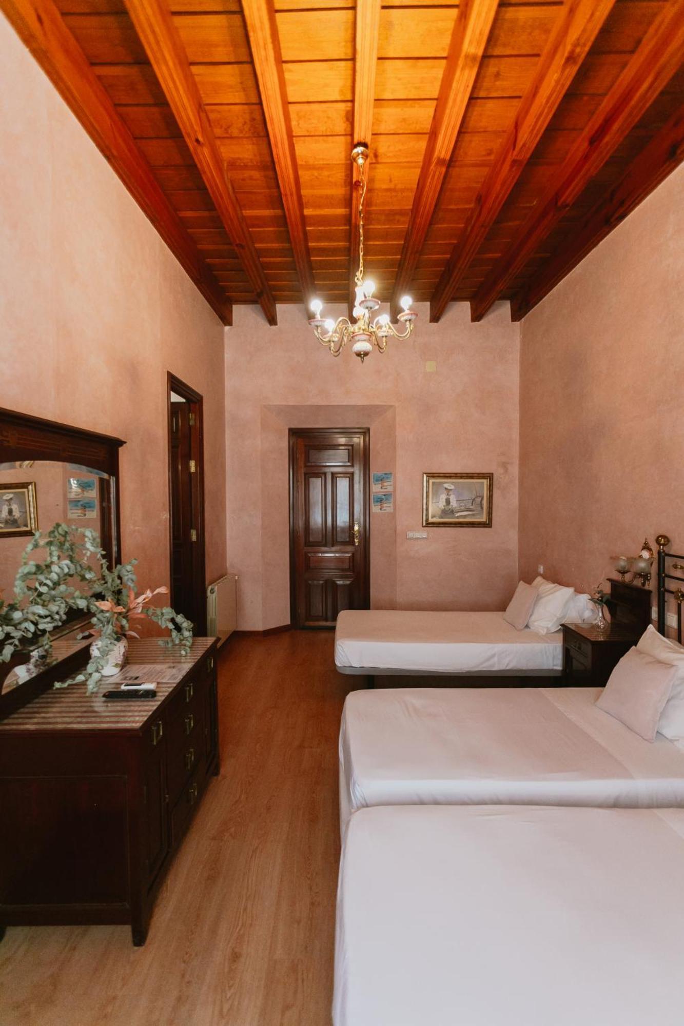 Komodo Casa Maravillas Rooms Sevilha Exterior foto