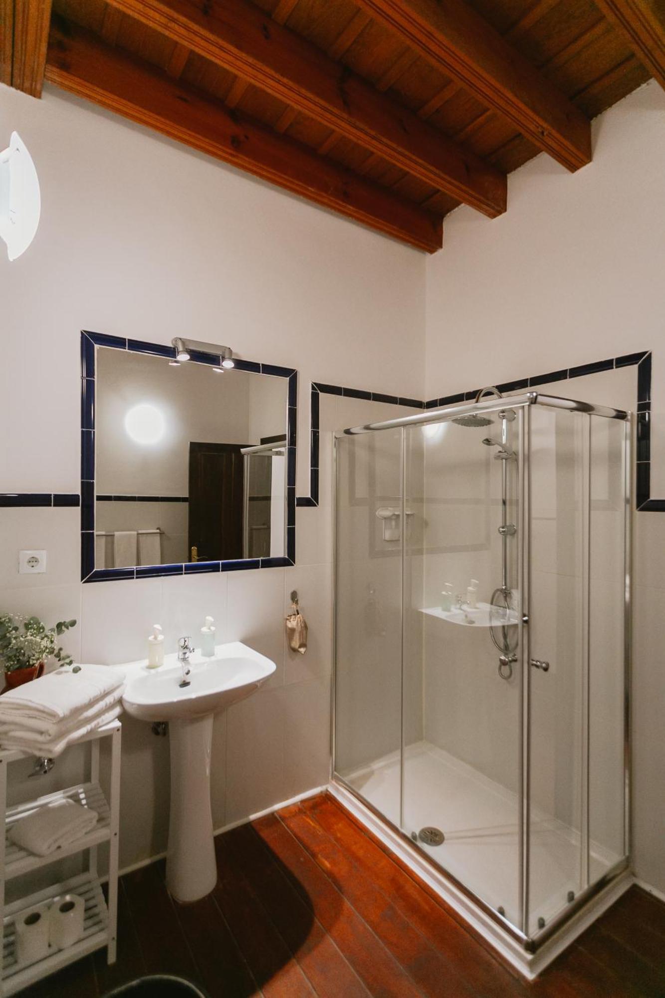 Komodo Casa Maravillas Rooms Sevilha Exterior foto