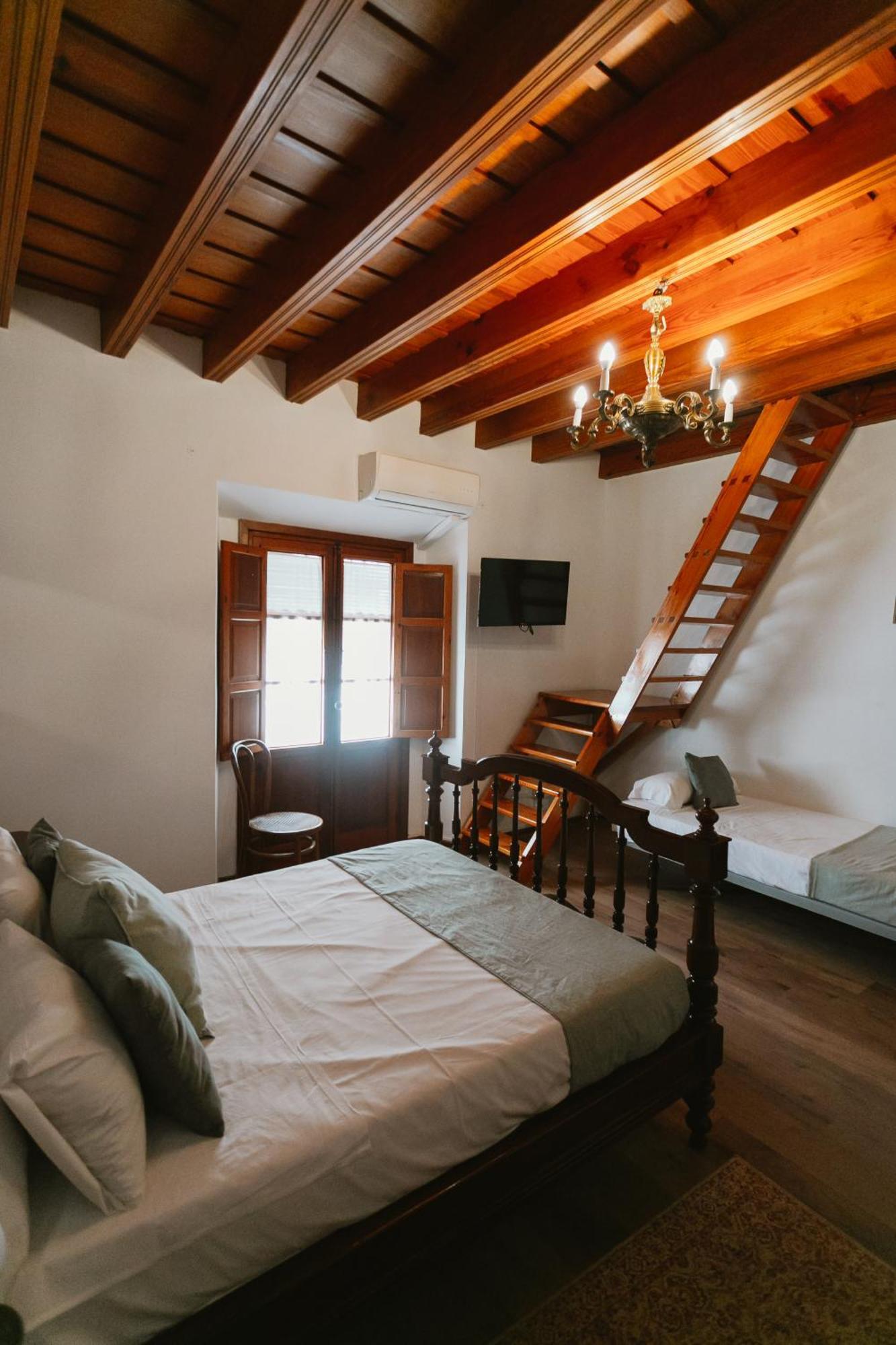 Komodo Casa Maravillas Rooms Sevilha Exterior foto