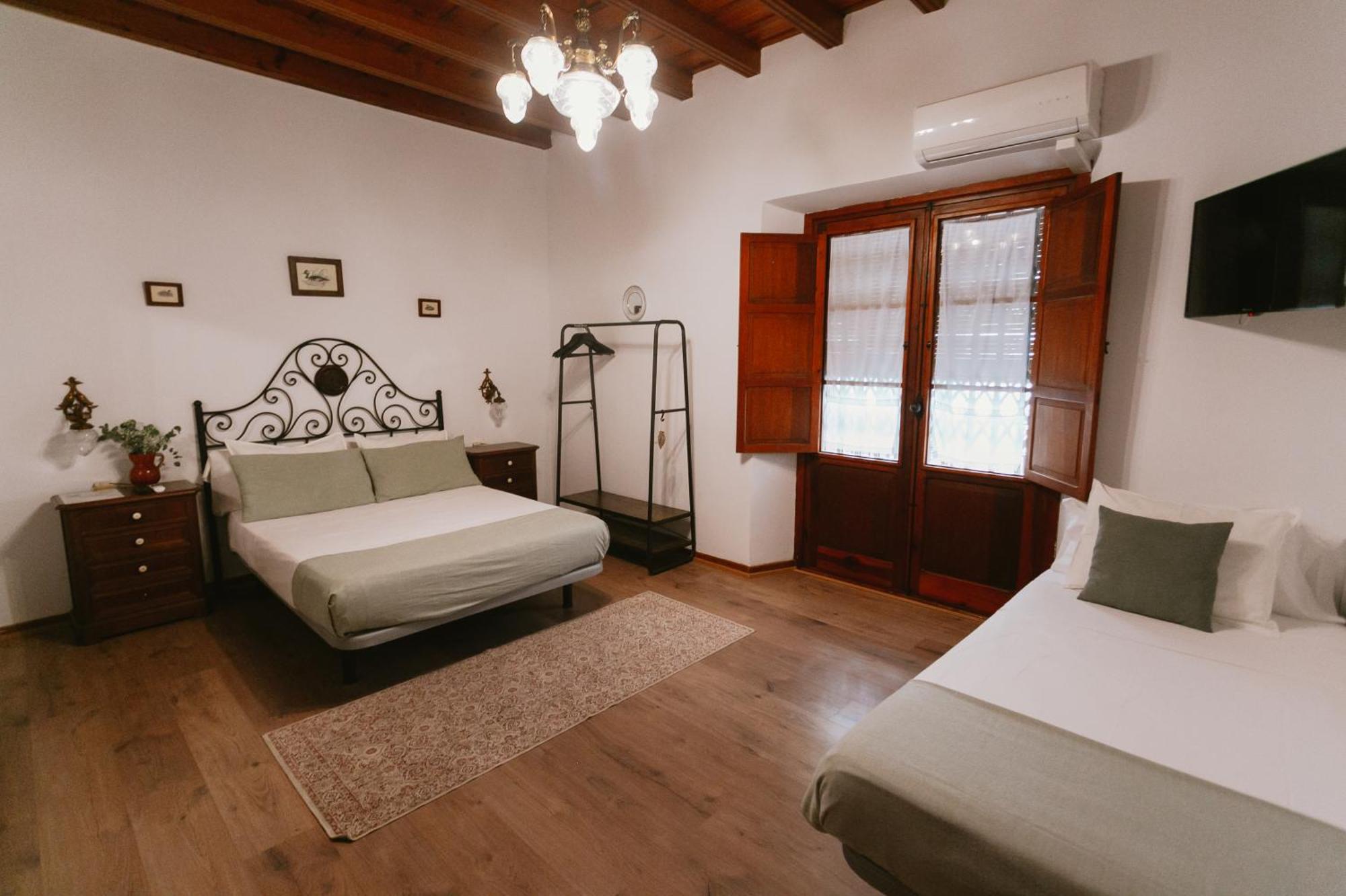 Komodo Casa Maravillas Rooms Sevilha Exterior foto
