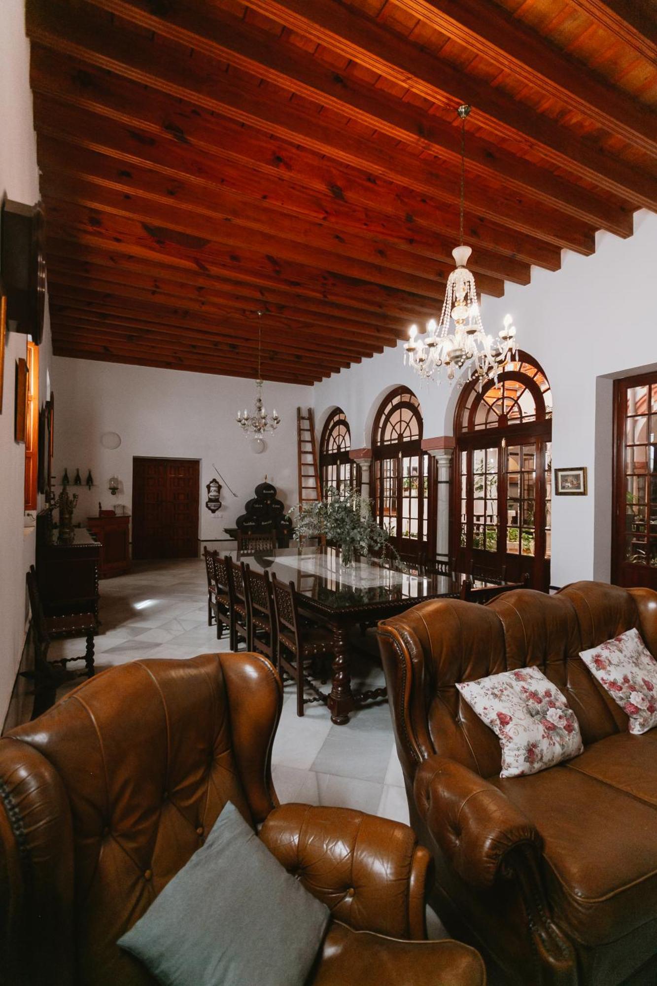 Komodo Casa Maravillas Rooms Sevilha Exterior foto