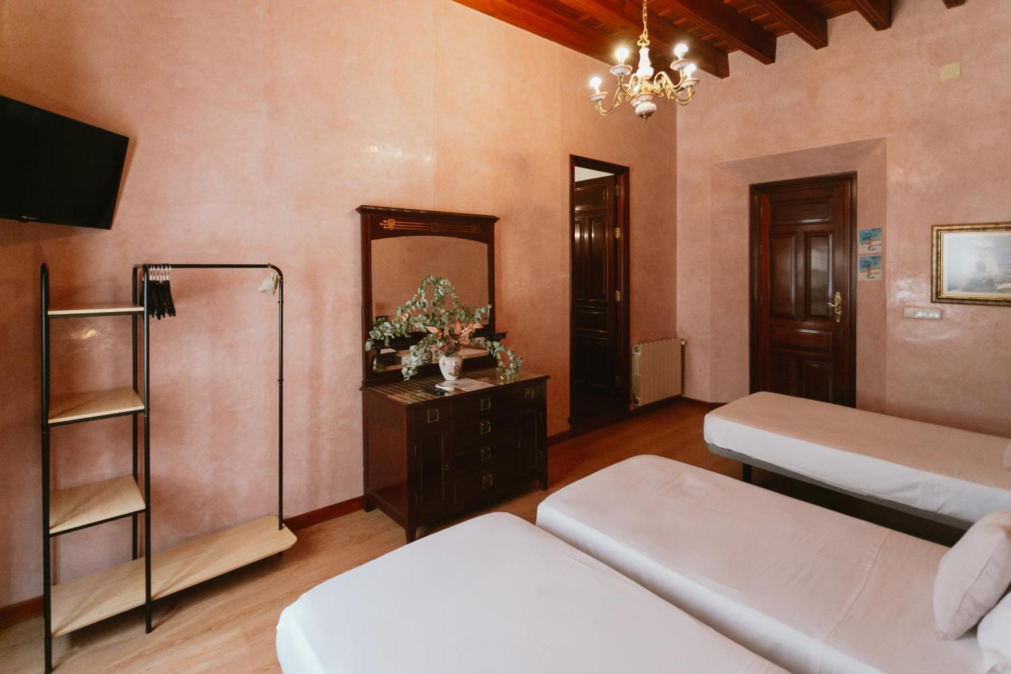 Komodo Casa Maravillas Rooms Sevilha Exterior foto