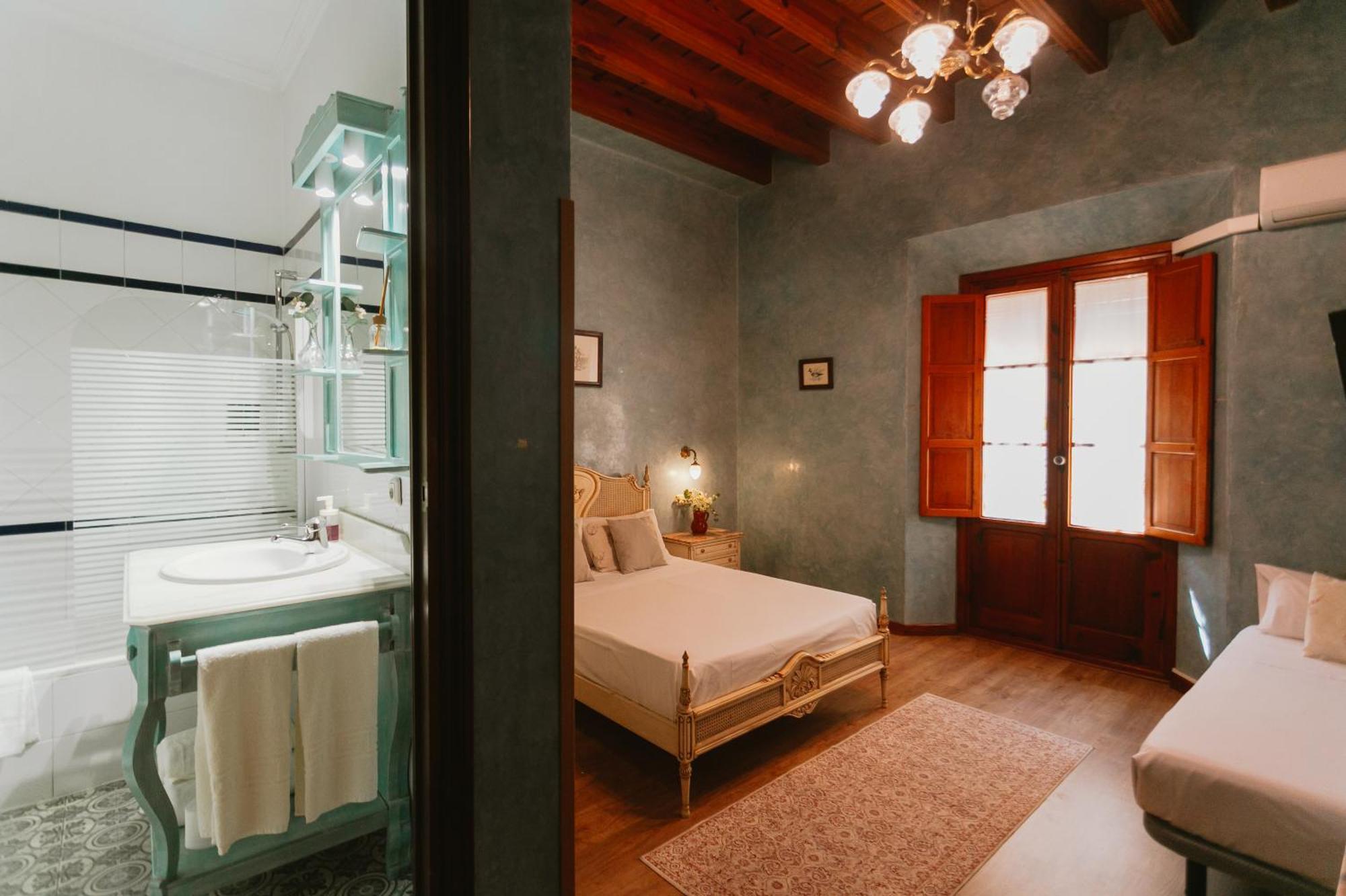 Komodo Casa Maravillas Rooms Sevilha Exterior foto