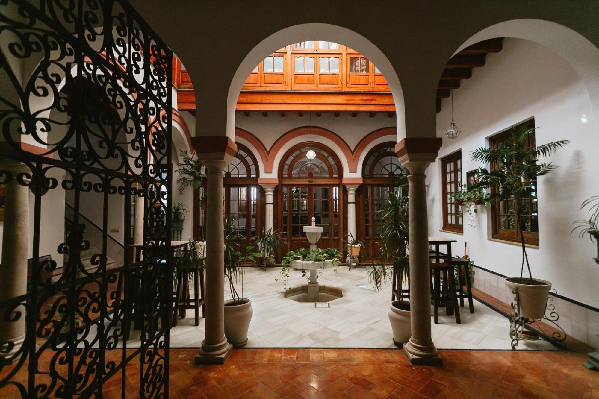Komodo Casa Maravillas Rooms Sevilha Exterior foto
